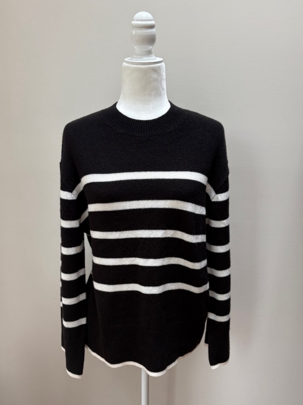 H&M Divided Striped Women’s Crewneck Relaxed Fit Sweater Black & White - Small